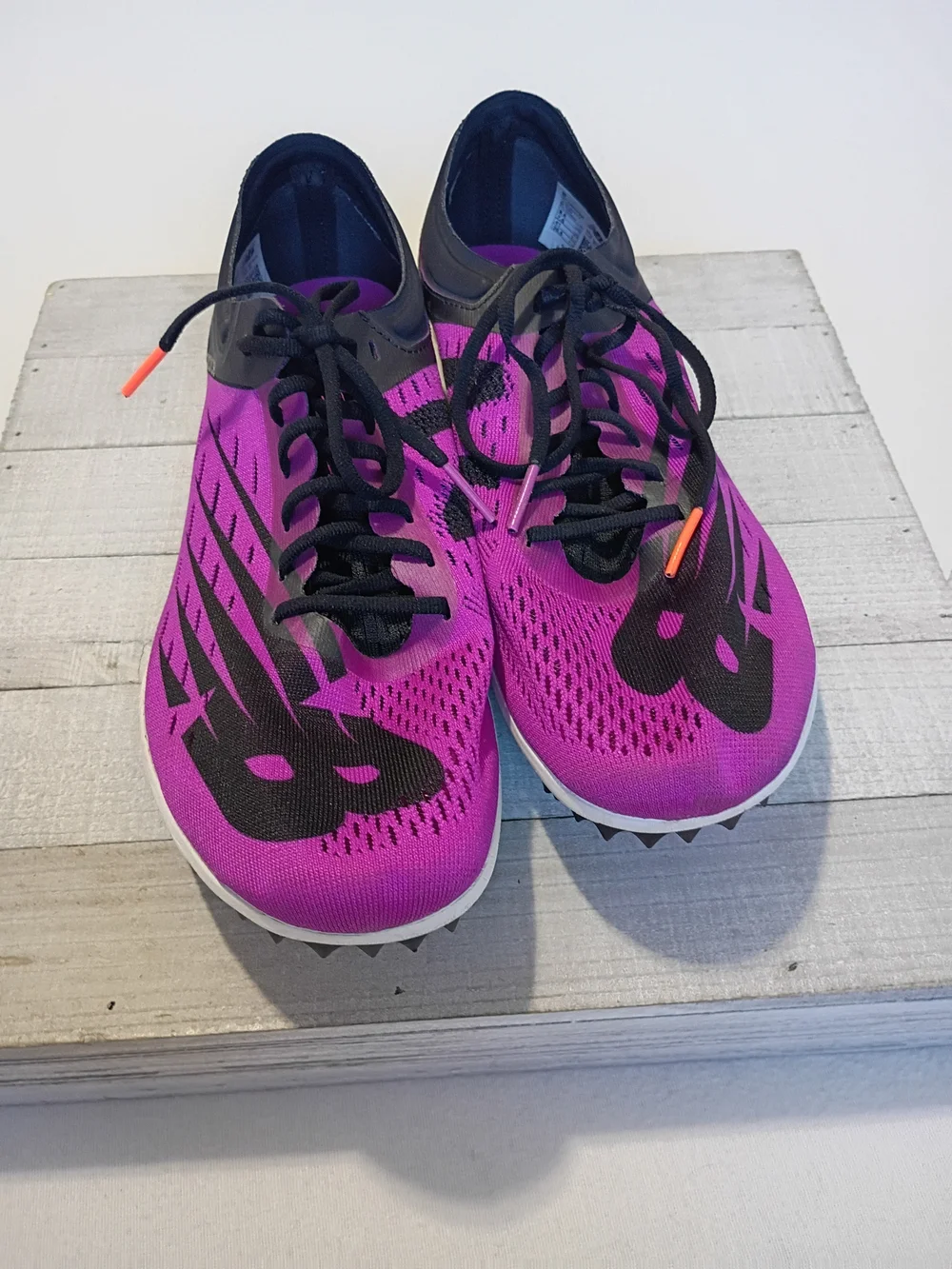 New Balance Women's MD800v6 Track Spikes Voltage Purple Black Running Shoes